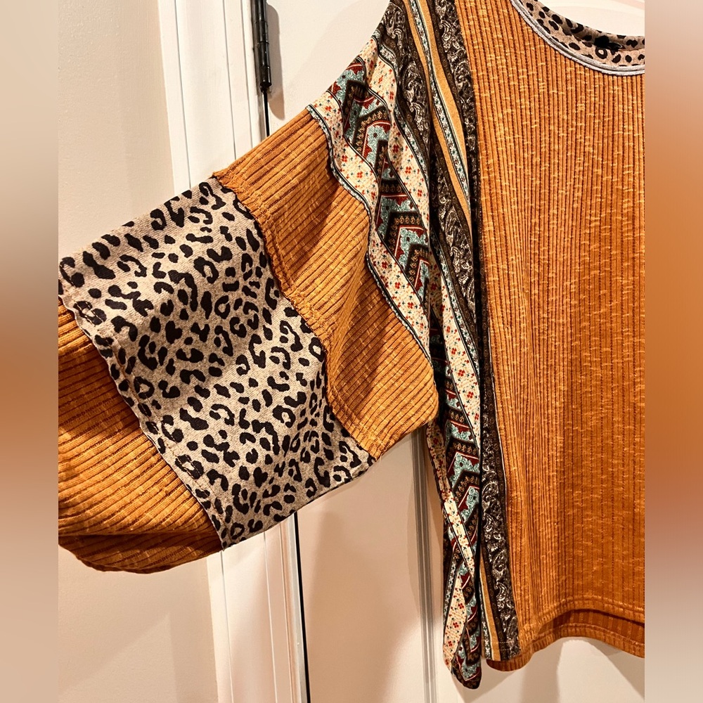 Top - Picture 2 of 2